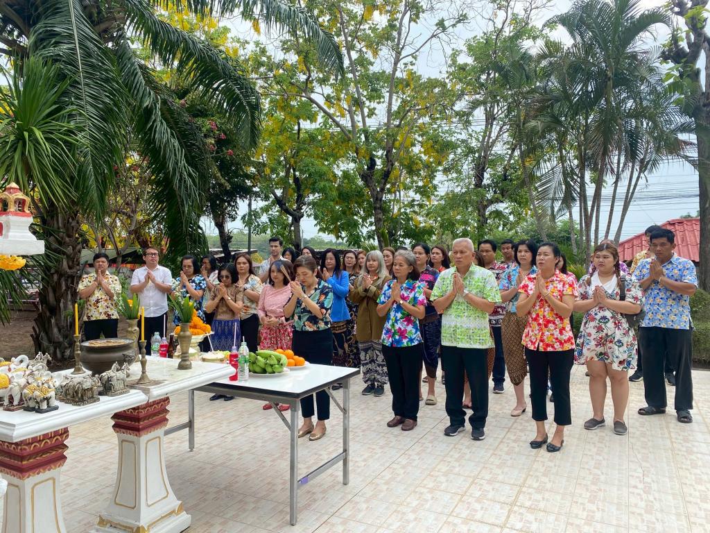 DIPROM CENTER 5 ร่วมสืบสานประเพณีและวัฒนธรรม อันดีงามของไทย จัดกิจกรรม "สรงน้ำพระ รดน้ำดำหัว ขอพรผู้ใหญ่ เนื่องในเทศกาลสงกรานต์"