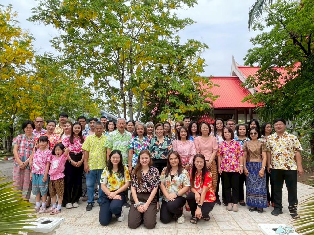 DIPROM CENTER 5 ร่วมสืบสานประเพณีและวัฒนธรรม อันดีงามของไทย จัดกิจกรรม "สรงน้ำพระ รดน้ำดำหัว ขอพรผู้ใหญ่ เนื่องในเทศกาลสงกรานต์"