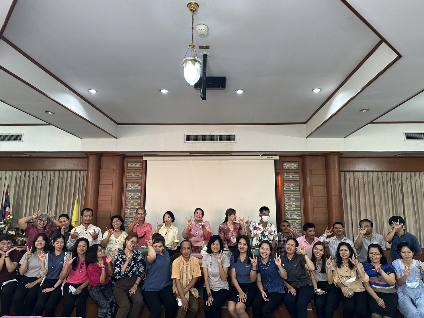 DIPROM CENTER 5 จัดพิธีสรงน้ำพระพุทธรูป สืบสานประเพณีสงกรานต์ 2566