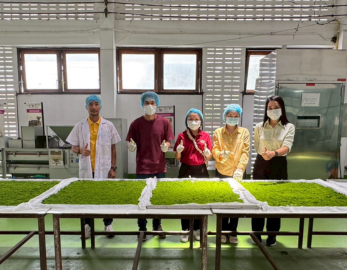DIPROM CENTER 5 หนุนผู้ประกอบการแปรรูป “ไข่ผำ” เพิ่มมูลค่าด้วยเครื่องอบแห้งระบบปั๊มความร้อน
